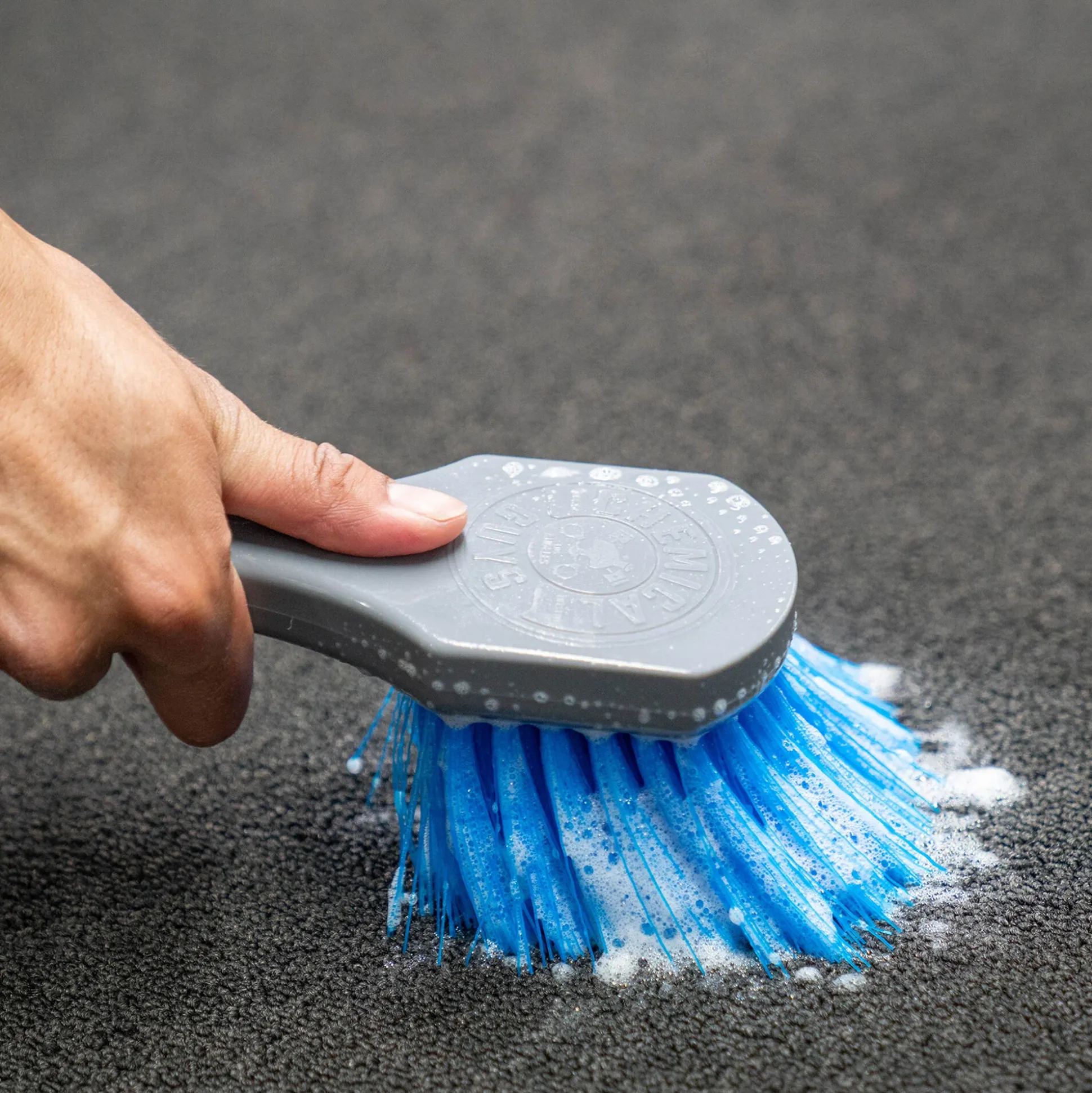 Big Blue Stiffy Heavy Duty Tire Brush