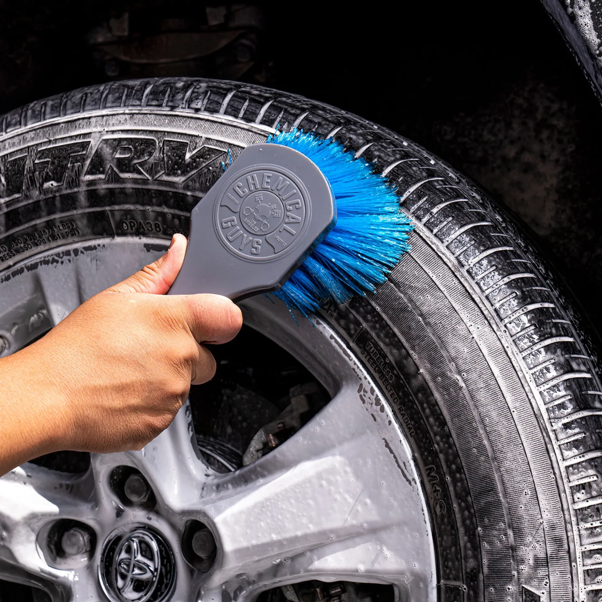 Big Blue Stiffy Heavy Duty Tire Brush