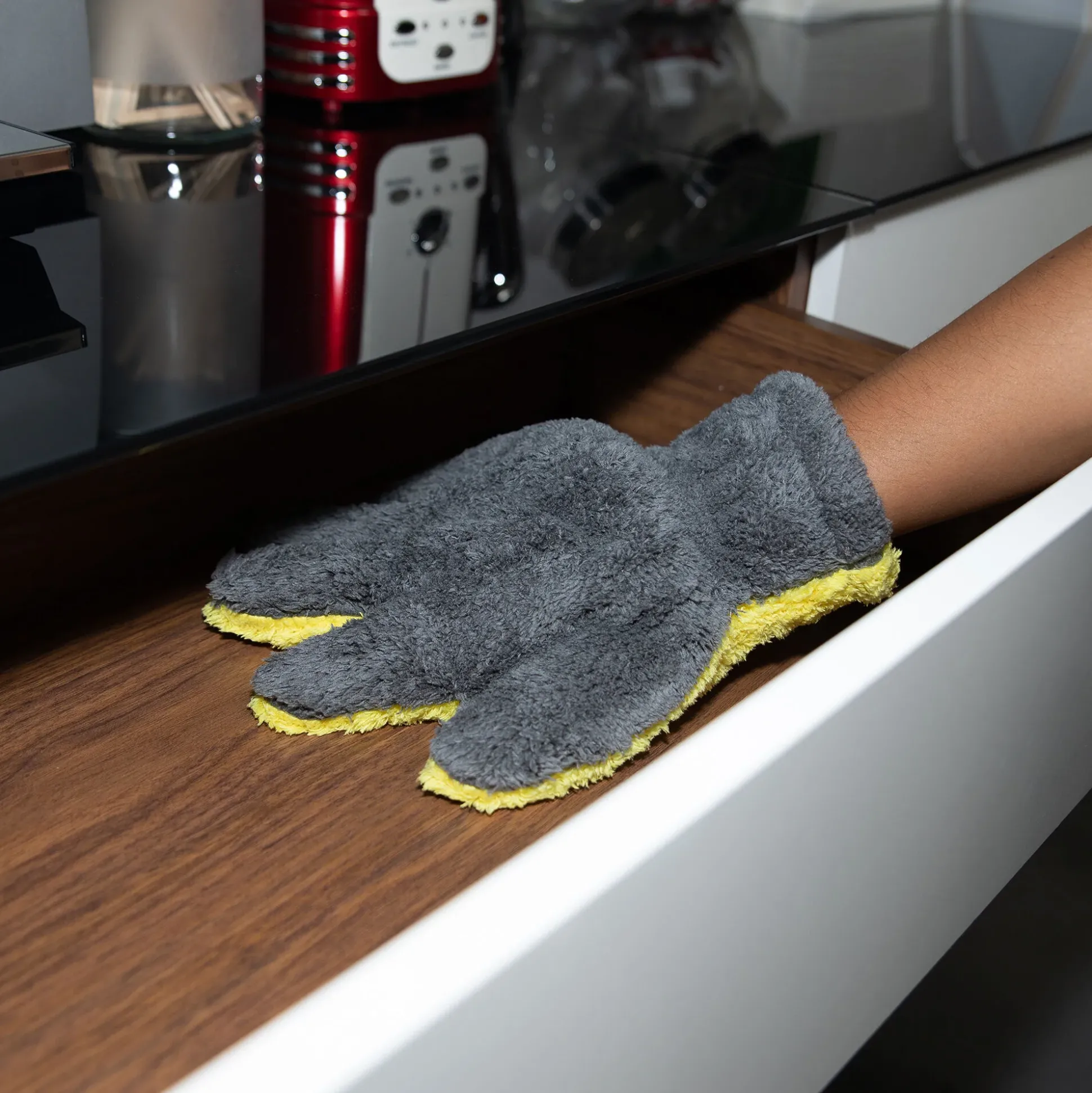 The Stranger Helpful Handy Mitt