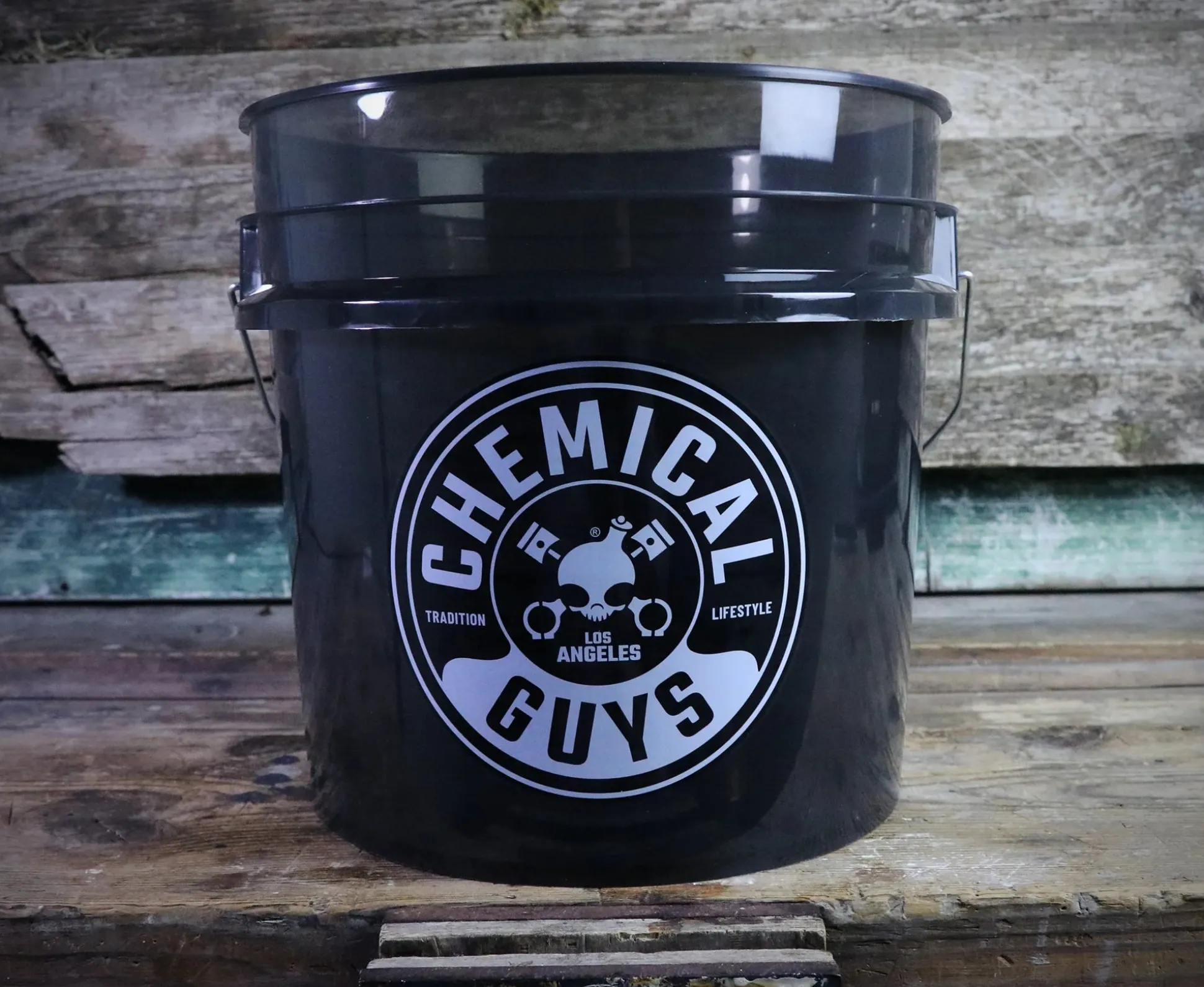 The Stranger Ultra Clear Bucket Kit