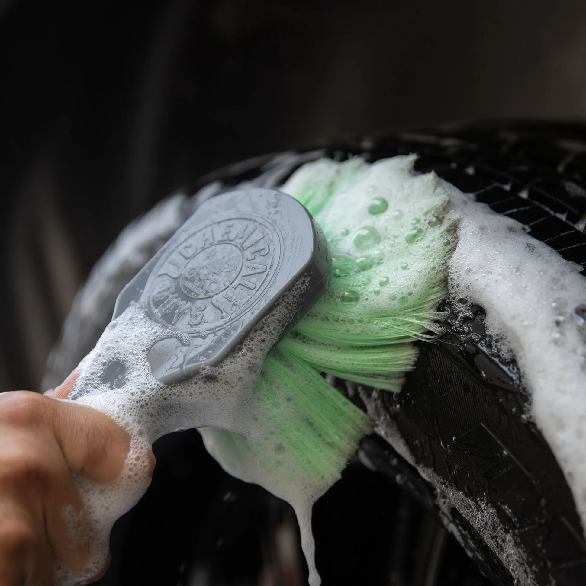 Wheelie All Exterior Surface And Wheel Brush