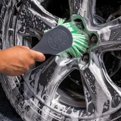Wheelie All Exterior Surface And Wheel Brush